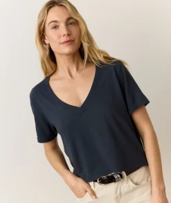 Boyfriend V-Neck Crop
