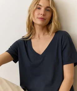 Boyfriend V-Neck Crop