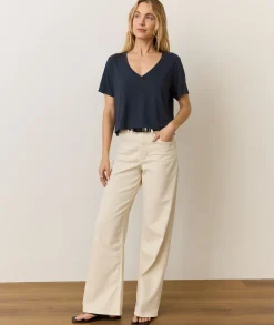 Boyfriend V-Neck Crop
