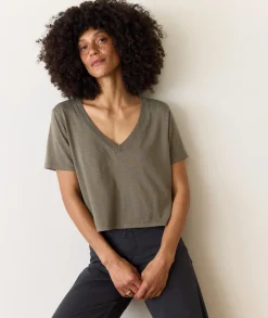 Boyfriend V-Neck Crop