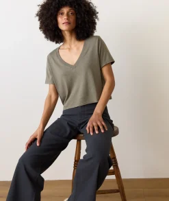 Boyfriend V-Neck Crop