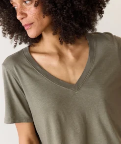 Boyfriend V-Neck Crop